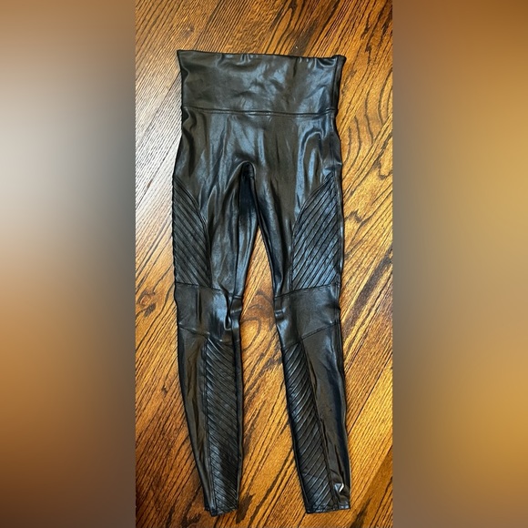 SPANX faux leather moto leggings size women’s M - Picture 2 of 7